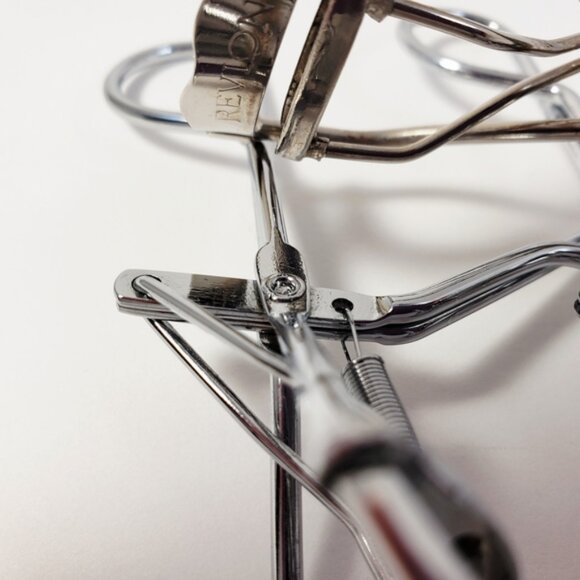 Three Different Eyelash Curlers All Three A Set - Picture 5 of 10